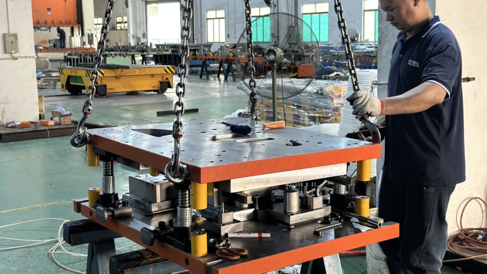 金型製造の様子