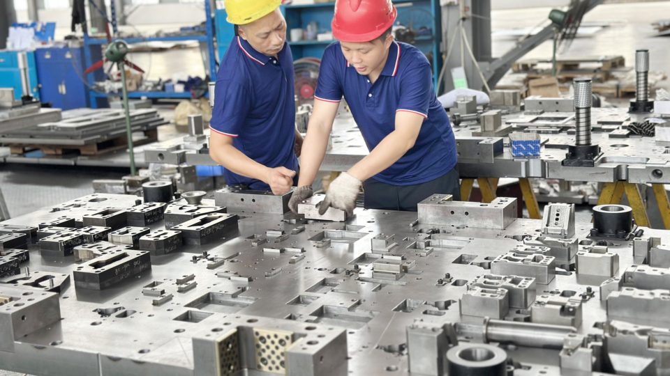 金型製造の様子