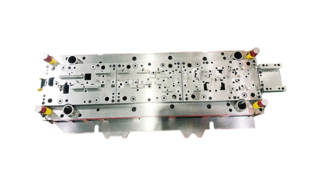 順送プレス金型