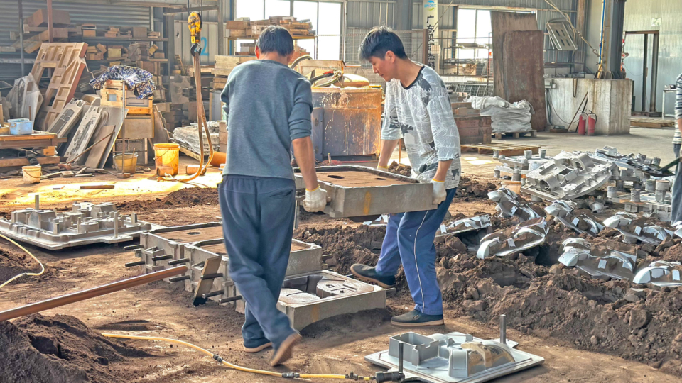砂型鋳造の手込め土間込め法(床込め)